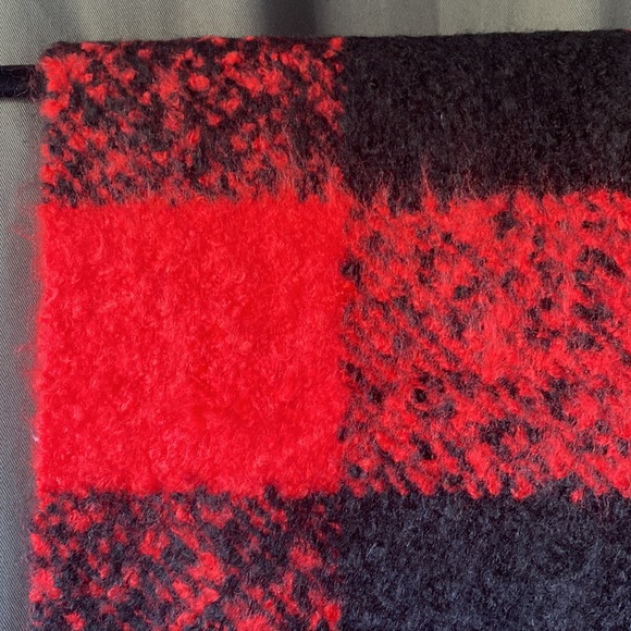 BNWOT Victoria Secret Scarf - Picture 2 of 5